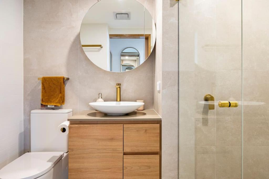 골드코스트 Chic Beachside Getaway 2Br 2Bath Fully Equipped 아파트 외부 사진