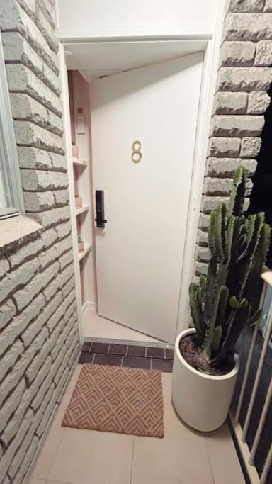 골드코스트 Chic Beachside Getaway 2Br 2Bath Fully Equipped 아파트 외부 사진