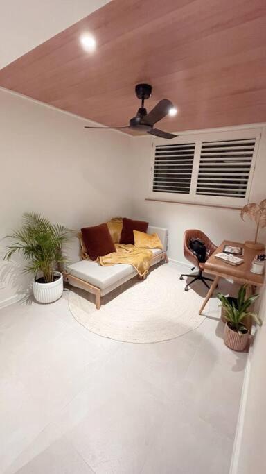 골드코스트 Chic Beachside Getaway 2Br 2Bath Fully Equipped 아파트 외부 사진