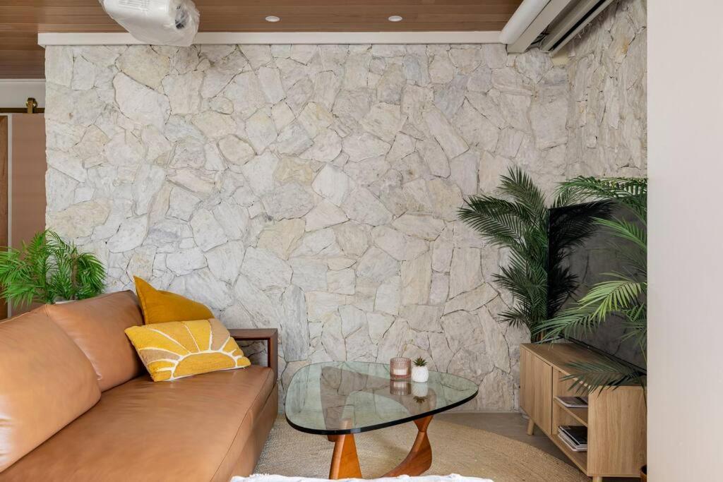 골드코스트 Chic Beachside Getaway 2Br 2Bath Fully Equipped 아파트 외부 사진