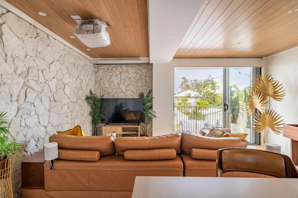 골드코스트 Chic Beachside Getaway 2Br 2Bath Fully Equipped 아파트 외부 사진