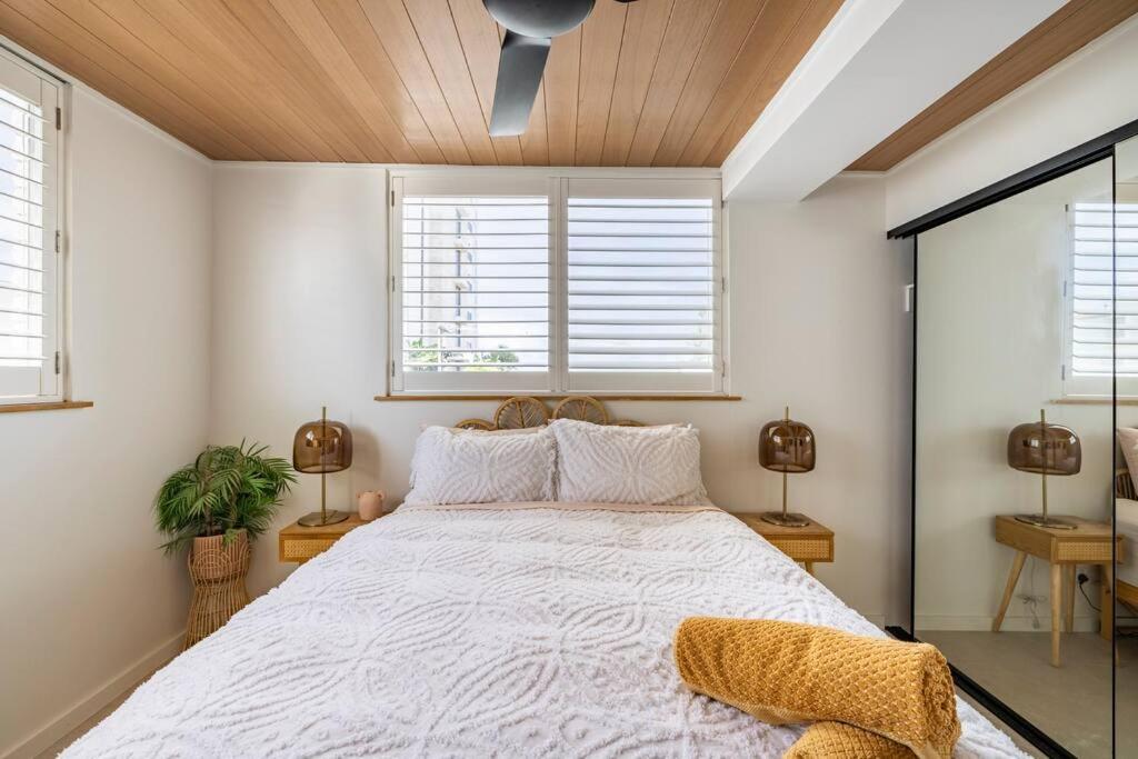골드코스트 Chic Beachside Getaway 2Br 2Bath Fully Equipped 아파트 외부 사진
